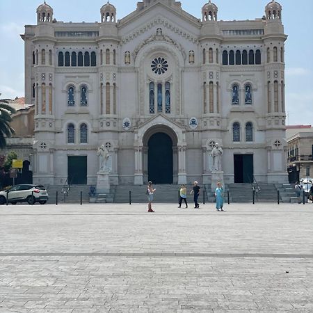 Отель La Cattedrale Реджо-ди-Калабрия Экстерьер фото